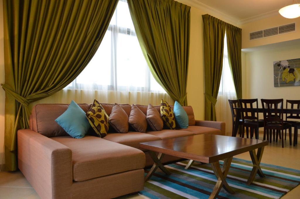 Al Waleed Palace Hotel Apartment Al Barsha Dubai Dış mekan fotoğraf