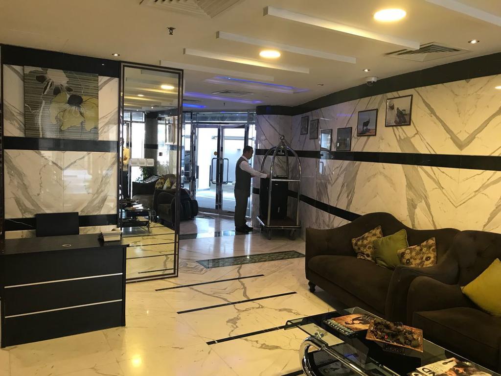 Al Waleed Palace Hotel Apartment Al Barsha Dubai Dış mekan fotoğraf